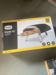 Ooni Koda 12 Pizza Oven with Cover & Peel - new in box