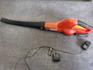 Ozito li-lon cordless blower with battery