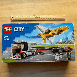 LEGO CITY: Airshow Jet Transporter (60289)