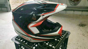 Bell Moto 9 helmet & riding gear