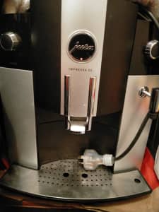 Jura Impressa C5 Fully Auto Coffee & Expresso Centre