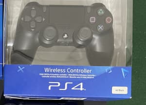 PS4 Wireless Dualshock Controller black very new
