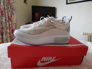 Nike Air Max Dia LX womens shoes, size 8 US, brand new in box