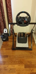 Next Level Racing Wheel stand with G27 wheel