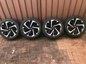 2023 Mitsubishi Outlander 20 inch factory wheels with tyres - set of 5