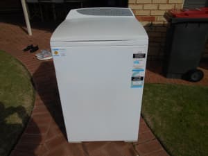WASHING MACHINE 7 kg Fisher & Paykel reconditioned (Will Deliver)