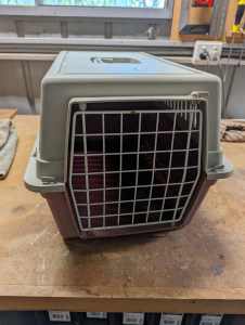 Small pet carrier in good condition ** free **