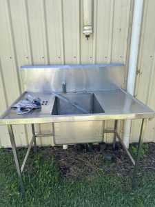 Industrial stainless steel sink