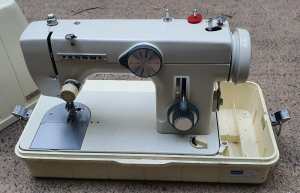 CHEAP Janome sewing machine, not tested, Carlton pickup