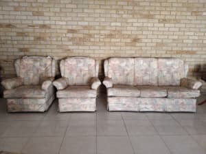 Lounge suite/sofa set (3x1x1) - Excellent condition
