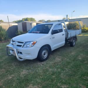2006 TOYOTA HILUX WORKMATE 5 SP MANUAL C/CHAS