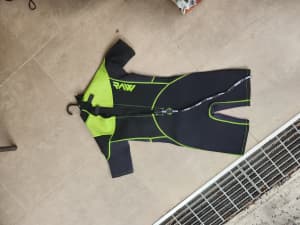 Kids wetsuit size 14