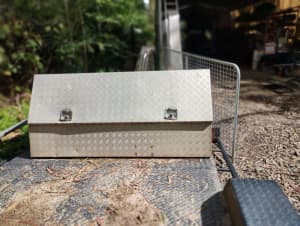 Aluminium top opening toolbox