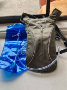 Denali 2 Litre Backpack - Hydration Pack, Khaki NEW
