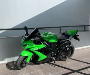 2010 Kawasaki Ninja ZX-10 Supersport Motorcycle