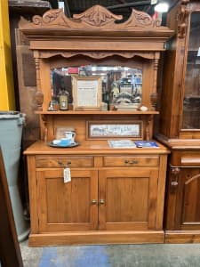 Antique 1920s Kauri Pine Sideboard with Bevelled Mirror