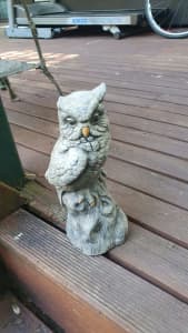 garden ornament -Owl (broken ear)
