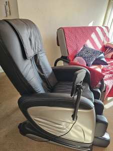Deluxe Full Body Massage chair with heating seat and compression