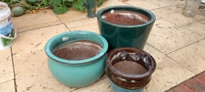 3 x glazed pots, excellent condition, 17-26cm