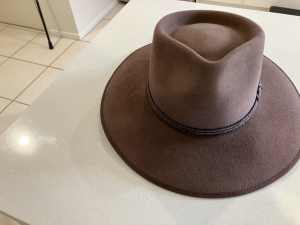 Akubra Hat Size 56 near New