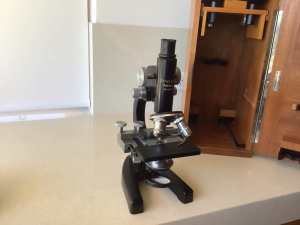Ernest Leitz Wetzlar Microscope Vintage ( code412209)