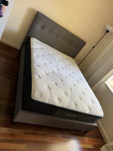 Double bed base and mattress