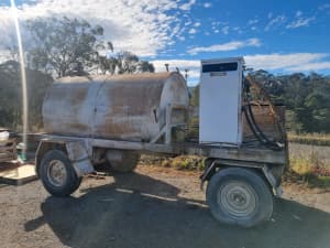Mobile trailer mounted site fuel tank

Mobile trailer mounted site fue
