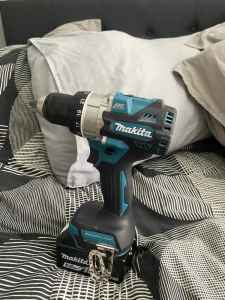 makita dhp486z drill, 5.0Ah battery, charger and case