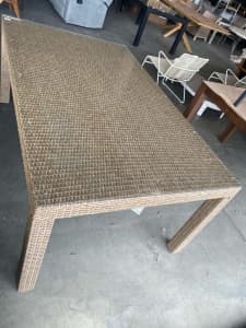 NEW WICKER DINING TABLE OUTDOOR RPP $ 699