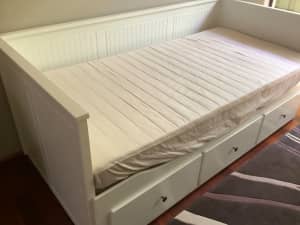 IKEA daybed trundle