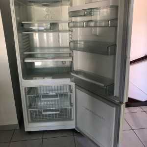 Not working needs gas $1000 plus - Westinghouse fridge freezer