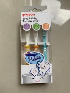 Pigeon Baby Training Toothbrush Set