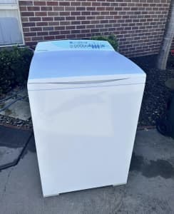 Fisher & Paykel GW712 Top Load Washing Machine 7.5kg. (A)