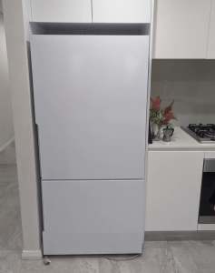 Westinghouse 496L large fridge. Near new $699 (RRP $1400)