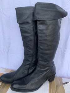 WOMENS KNEE HIGH BLACK LEATHER BOOTS