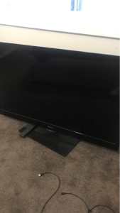 42 inch Hisense no Netflix and Stan remote control with it