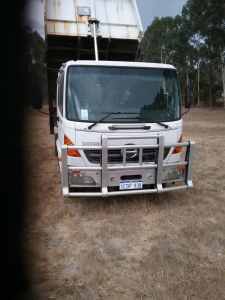 Hino 10 tonne tipper truck only 54,000kms