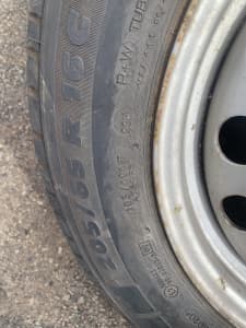 205 65 16 C. Michelin. Tyre and rim