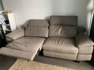 Leather reclining 2.5 seat sofa