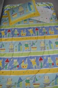 HICCUPS Doona Cover & 2 Pillow Cases - Single Bed - EUC