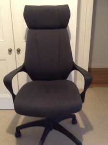 jaylen manager chair