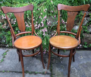 Pair of Beautiful Vintage Bentwood Chairs