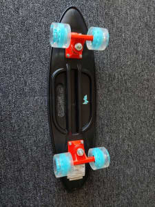 Tempo 60cm Skateboard (as NEW) used once in garage