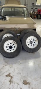 Sunraysia 15inch wheels and tyres . Heaps of tread left
