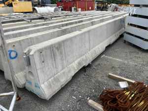 Concrete safety barriers 6m