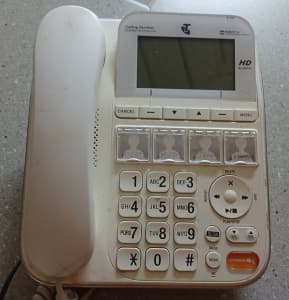 BIG BUTTON AND LARGE DISPLAY PLUS PENDANT TELSTRA DESK PHONE