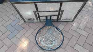 Basketball hoop system freestanding