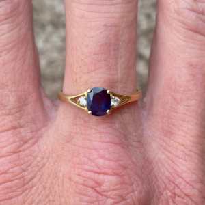 18k Australian Sapphire and Diamond Dress Ring Stamped 750 Solid Gold
