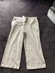 Ladies linen pants new with the tags