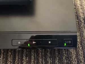 Sony DVP-SR320 CD DVD player compact size remote control